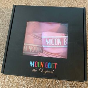 Moonboots 💗💗💗💗